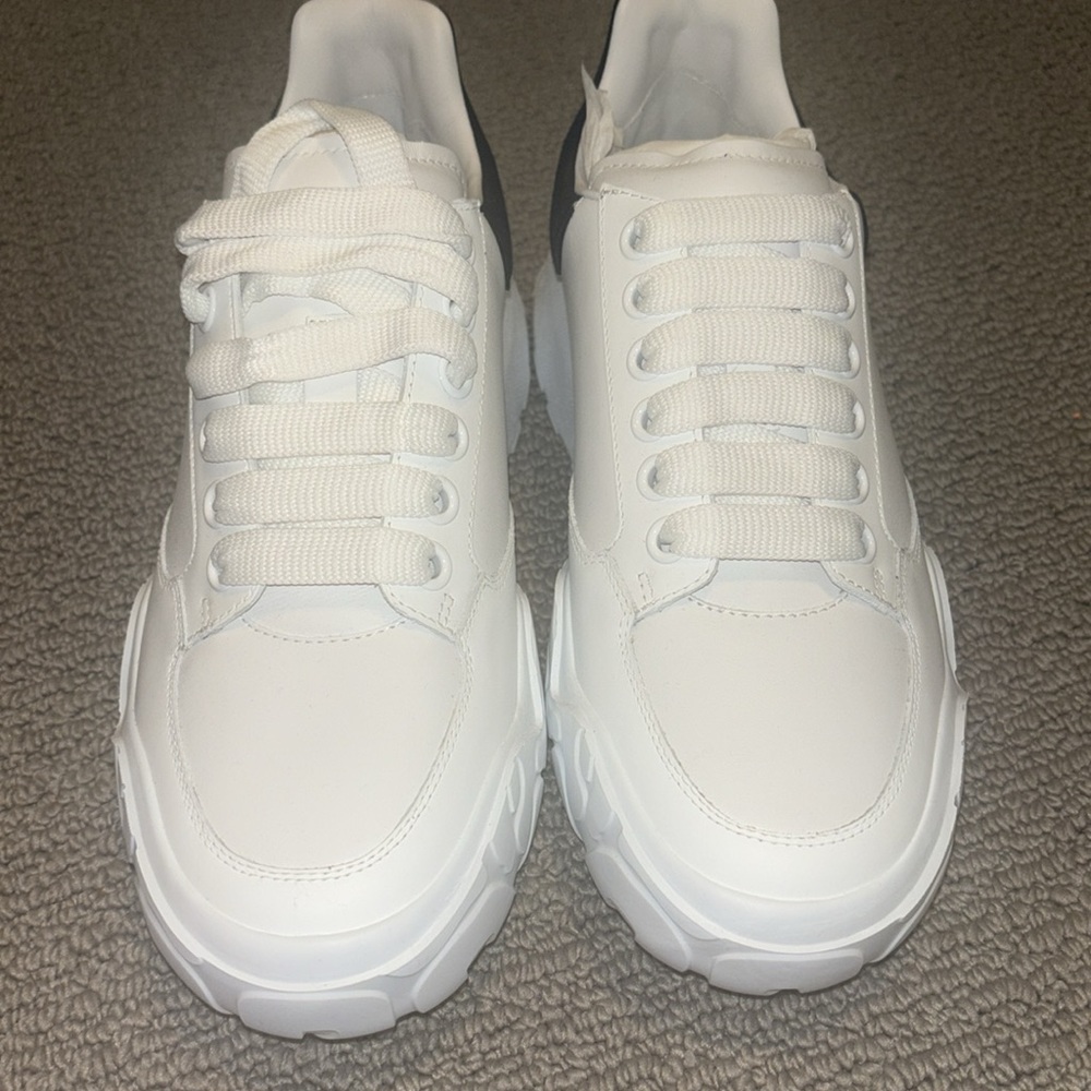Women shoes - Picture 3 of 5